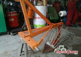 Sacapatatas manual para tractor monosurco