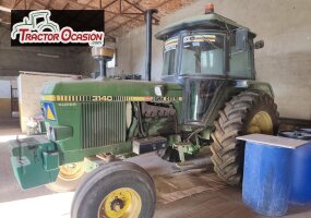 John Deere 3140
