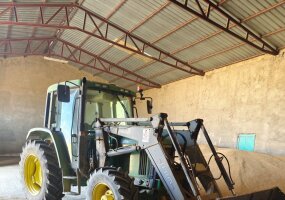 John Deere 6200 con Pala El León 385