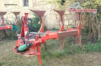 Arado trisurco reversible de 3 cuerpos