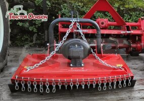 Desbrozadora de cadenas de 1.30 metros.