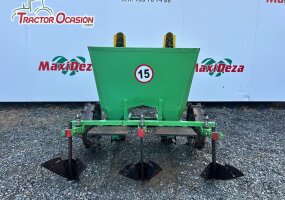 SEMBRADORA DE PATATAS USADA BISURCO US 3524