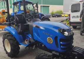 TRACTOR LS XJ25HST