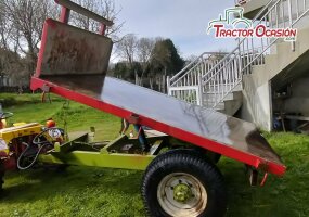 REMOLQUE CON TRACCION