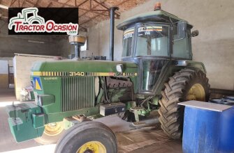 John Deere 3140