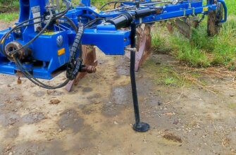 NEW HOLLAND PLOUGH