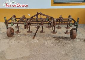 Cultivador Agrícola Tradicional de Muelles