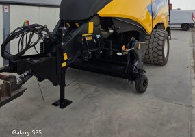NEW HOLLAND 890 CROPCUTTER