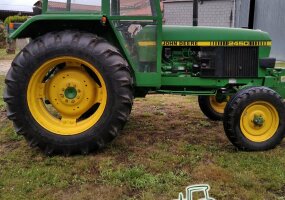 John Deere 2450