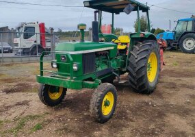 John Deere 2035