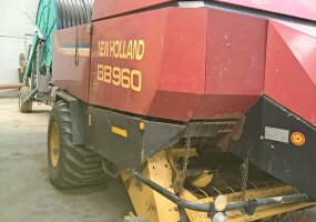 New Holland BB960