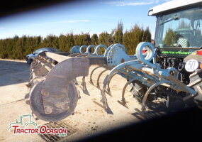 VENDIDO.Cultivador 11 brazos con rulo regulable