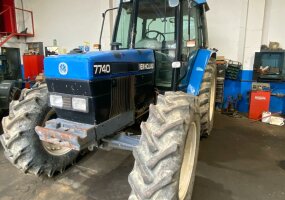 NEW HOLLAND 7740