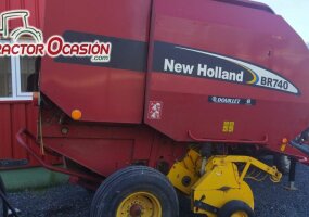ROTOEMPACADORA NEW HOLLAND BR 740 ROJ