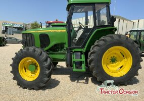 TRACTOR JOHN DEERE 6215