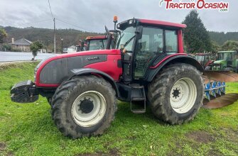 Valtra T 151 Rojo