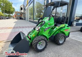 MINICARGADORA MULTIFUNCIONAL AVANT